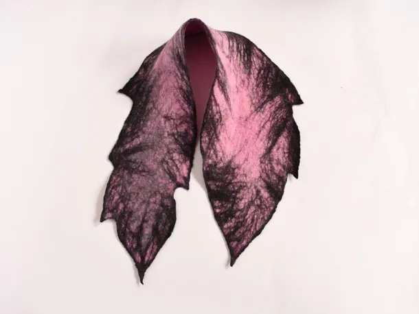 Felt Wool Leaf Scarf Pink/Black